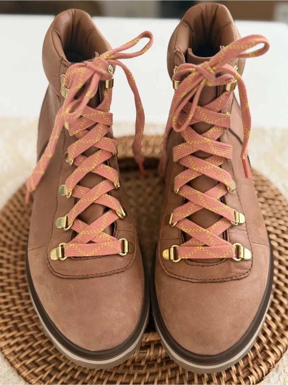 New Women’s Sorel Tan  Leather Lennox Waterproof Hikers No Box 8 1/2